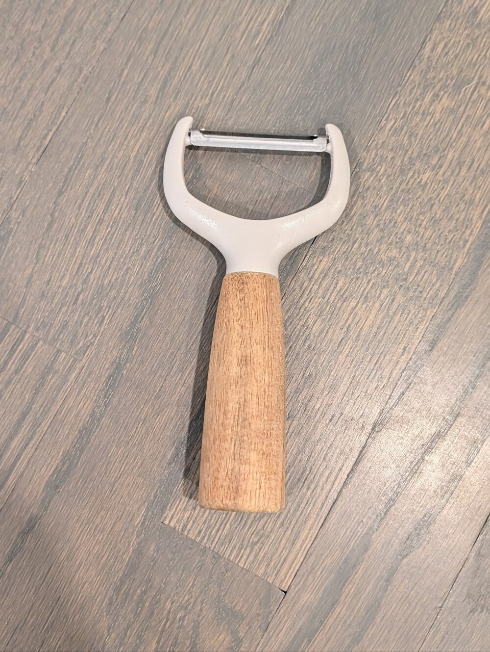 Modern Y-Shaped Vegetable Peeler